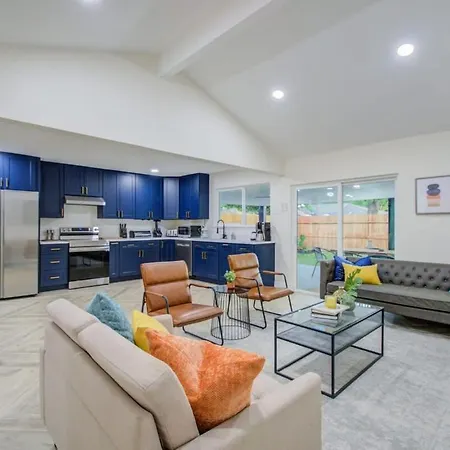 Serene 4-Bed Getaway - Hot Tub & Fire Pit